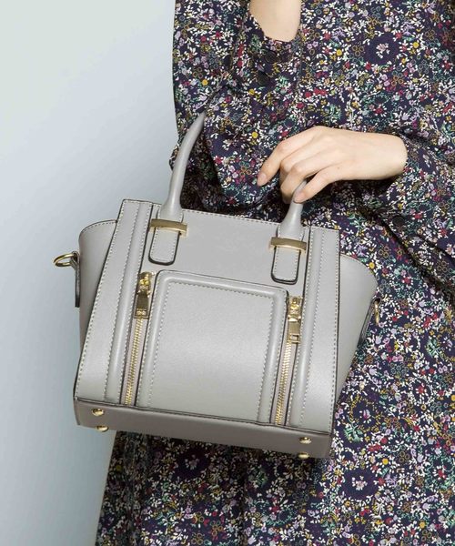 PLAIN CLOTHING（プレーンクロージング）の「フロントZIPハンドバッグ【PLAIN CLOTHING】（ショルダーバッグ・レディース・グレー/レッド/キャメル/ブラック/アイボリー・FREE）」の20枚目の写真