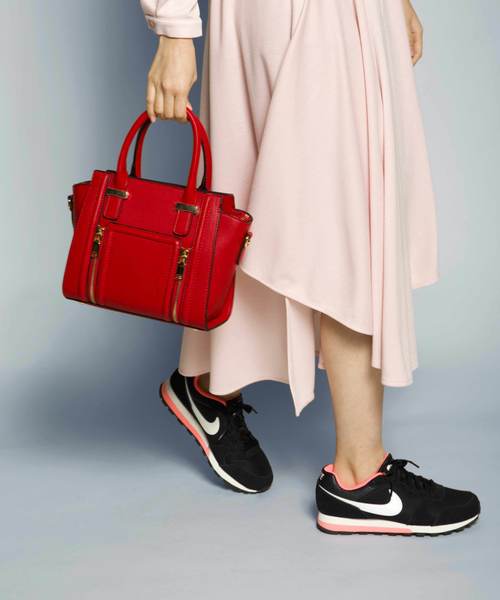 PLAIN CLOTHING（プレーンクロージング）の「フロントZIPハンドバッグ【PLAIN CLOTHING】（ショルダーバッグ・レディース・グレー/レッド/キャメル/ブラック/アイボリー・FREE）」の22枚目の写真