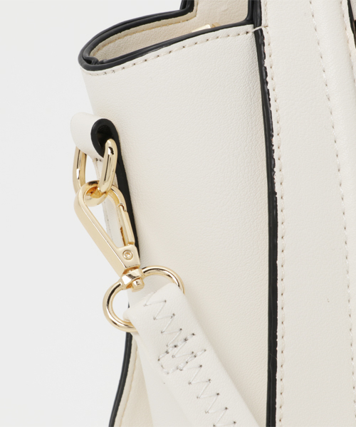 PLAIN CLOTHING（プレーンクロージング）の「フロントZIPハンドバッグ【PLAIN CLOTHING】（ショルダーバッグ・レディース・グレー/レッド/キャメル/ブラック/アイボリー・FREE）」の9枚目の写真