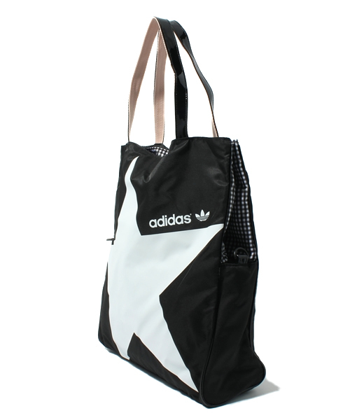 adidas Originals(アディダスオリジナルス)の「WMN SY SHOPPER STAR ★柄ショッパー(トートバッグ・レディース・ブラック・ONE SIZE)」の2枚目の写真