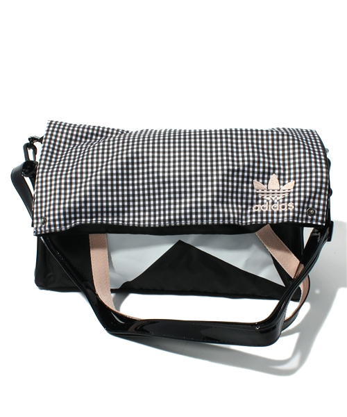 adidas Originals(アディダスオリジナルス)の「WMN SY SHOPPER STAR ★柄ショッパー(トートバッグ・レディース・ブラック・ONE SIZE)」の4枚目の写真