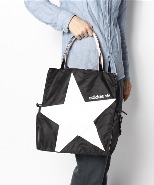 adidas Originals(アディダスオリジナルス)の「WMN SY SHOPPER STAR ★柄ショッパー(トートバッグ・レディース・ブラック・ONE SIZE)」の9枚目の写真