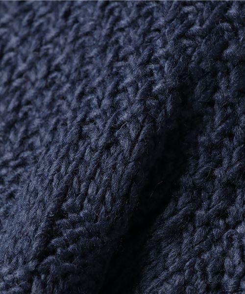 koe（コエ）の「ロービングタートル（ニット/セーター・メンズ・ネイビー/アイボリー・L/M）」の3枚目の写真