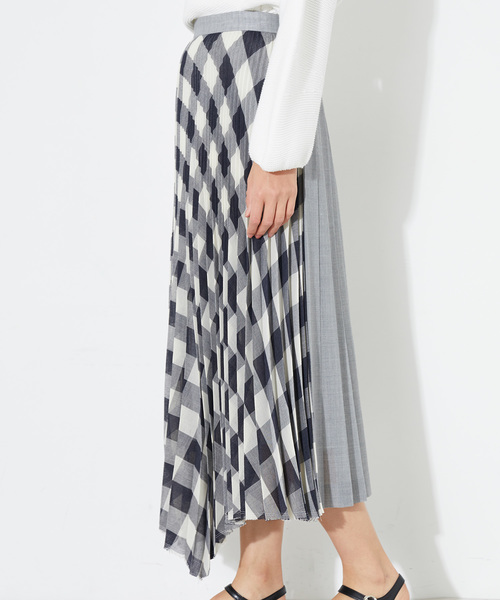 STUDIOUS（ステュディオス）の「アシンメトリーギンガムチェックプリーツスカート（スカート・レディース・ライトグレー/ネイビー・0/1）」の5枚目の写真