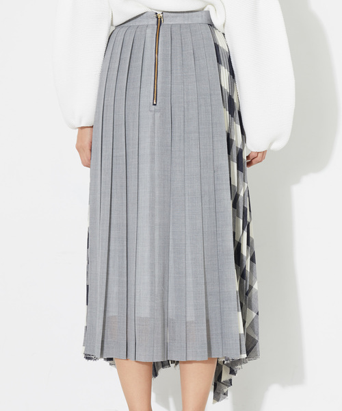 STUDIOUS（ステュディオス）の「アシンメトリーギンガムチェックプリーツスカート（スカート・レディース・ライトグレー/ネイビー・0/1）」の4枚目の写真