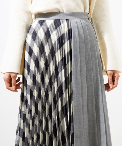 STUDIOUS（ステュディオス）の「アシンメトリーギンガムチェックプリーツスカート（スカート・レディース・ライトグレー/ネイビー・0/1）」の8枚目の写真