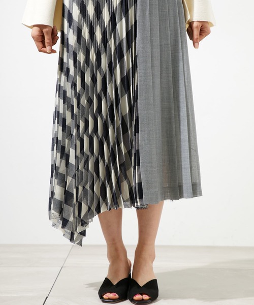 STUDIOUS（ステュディオス）の「アシンメトリーギンガムチェックプリーツスカート（スカート・レディース・ライトグレー/ネイビー・0/1）」の9枚目の写真