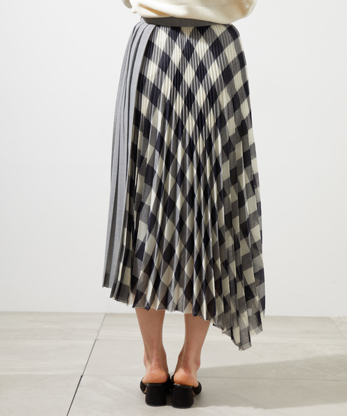 STUDIOUS（ステュディオス）の「アシンメトリーギンガムチェックプリーツスカート（スカート・レディース・ライトグレー/ネイビー・0/1）」の10枚目の写真