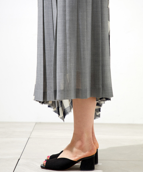 STUDIOUS（ステュディオス）の「アシンメトリーギンガムチェックプリーツスカート（スカート・レディース・ライトグレー/ネイビー・0/1）」の12枚目の写真