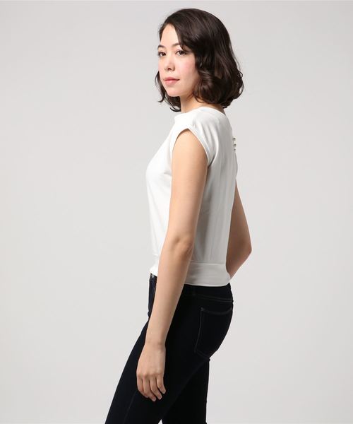 JILL by JILL STUART（ジルバイジルスチュアート）の「バックパールミニ裏毛（Tシャツ/カットソー・レディース・ホワイト/ネイビー/パープル・FREE）」の4枚目の写真