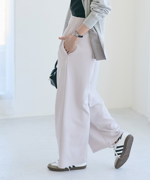 coca(coca)(コカ)の「エンボス加工ウエストシャーリングワイドパンツ(その他パンツ・レディース・ブラック/ダークベージュ/アイボリー/ネイビー/ライトグレー/グレー/ライトベージュ/ダークブラウン・ONE SIZE/SHORT/LONG/MEDIUM/S/M/L)」の14枚目の写真
