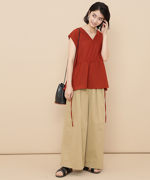 ADAM ET ROPE'（アダムエロペ）の「ポプリン２ＷＡＹブラウス（シャツ/ブラウス・レディース・ブラック/ベージュ/レンガ・FREE）」の5枚目の写真