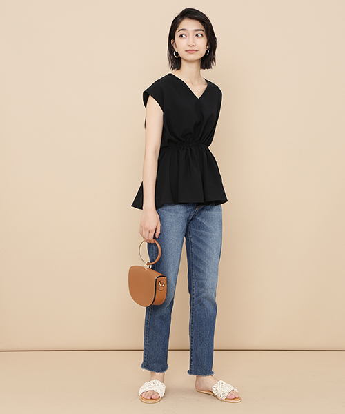 ADAM ET ROPE'（アダムエロペ）の「ポプリン２ＷＡＹブラウス（シャツ/ブラウス・レディース・ブラック/ベージュ/レンガ・FREE）」の16枚目の写真