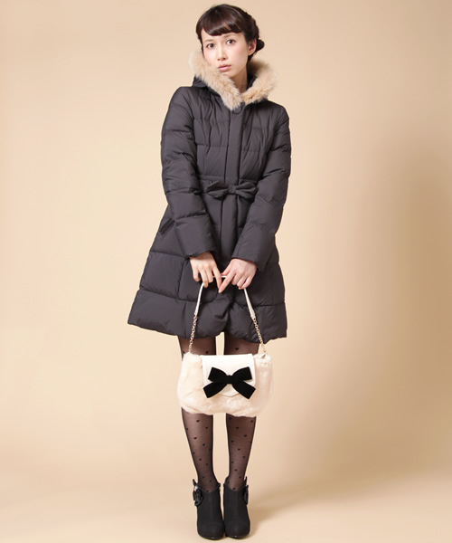 フェルゥ　Feroux 　エレガンスジュエルロング ダウン　21,890円 Feroux（フェルゥ）の「エレガンスダウン ビジュー付（ダウン