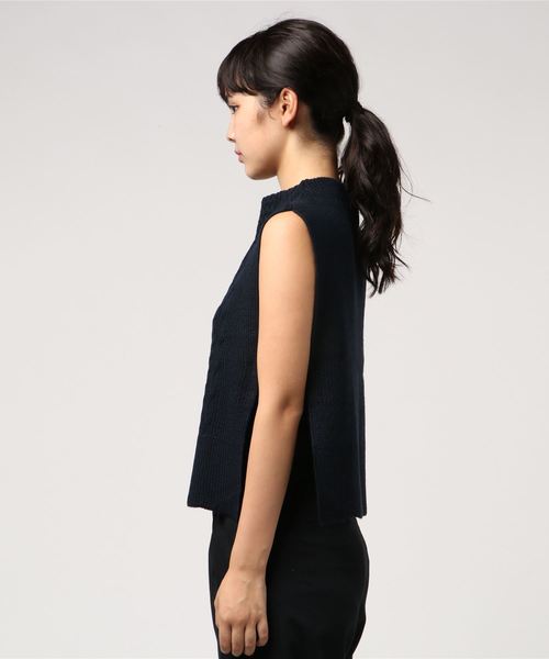 NATURAL BEAUTY BASIC(ナチュラルビューティーベーシック)の「【HugMug 掲載】ケーブルベスト(ニット/セーター・レディース・ネイビー/グレー/ピンク・MEDIUM)」の4枚目の写真