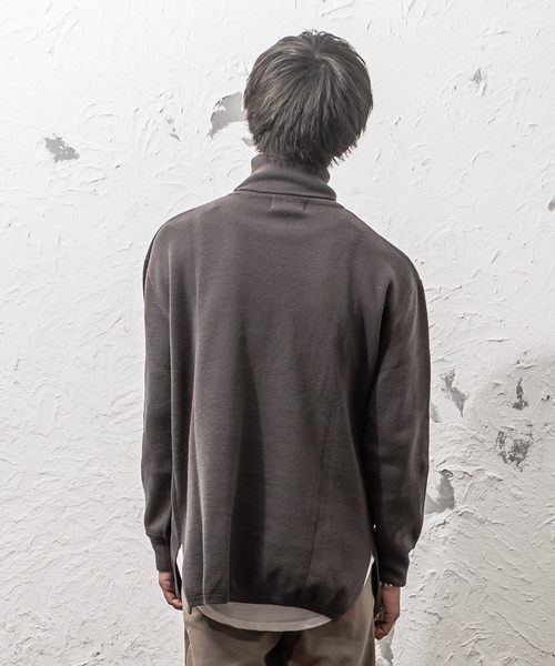MinoriTY（マイノリティ）の「ミラノリブ編みビッグシルエットタートルネックニット（ニット/セーター・メンズ・ブラック/ブラウン/チャコールグレー/ベージュ/ワイン/杢グレー/オフホワイト・L/M）」の16枚目の写真