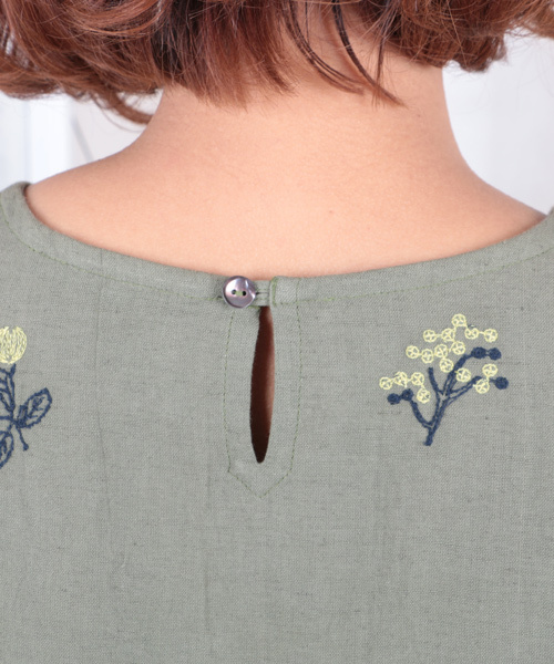 sabstreet my standard（サブストリートマイスタンダード）の「綿麻ボタニカル刺繍ワンピース【大きいサイズ対応】【9号(M)～15号(3L)】（ワンピース・レディース・カーキ/ネイビー/ライトグレー・15号/9号）」の6枚目の写真