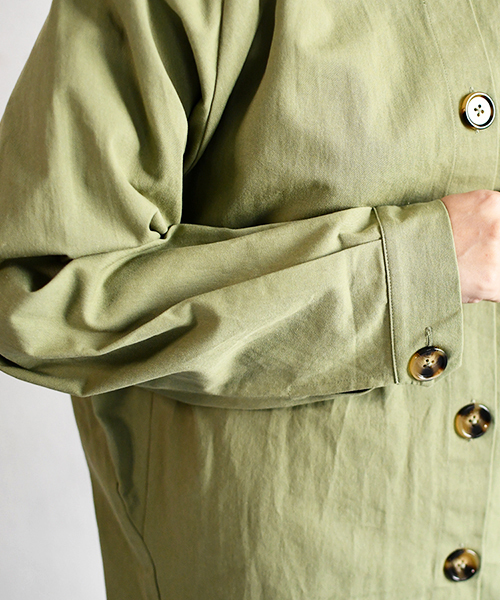 PairPair(ペアペア)の「ツイルポケット付きビッグシャツ(シャツ/ブラウス・レディース・ベージュ/カーキ・FREE)」の8枚目の写真