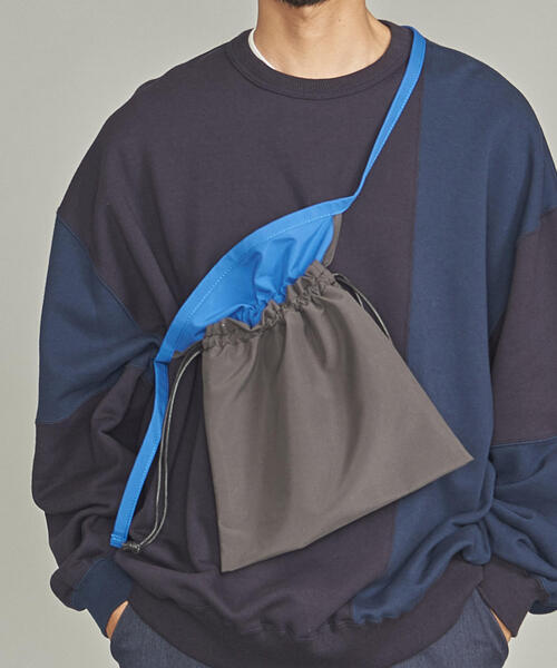 BEAUTY&YOUTH UNITED ARROWS(ビューティーアンドユースユナイテッドアローズ)の「BY エプロン バッグ(ショルダーバッグ・メンズ・ブラック/オリーブ/ホワイト・FREE)」の2枚目の写真