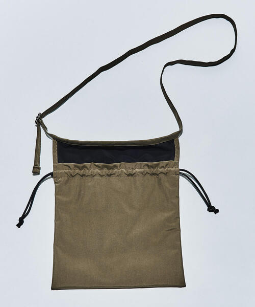 BEAUTY&YOUTH UNITED ARROWS(ビューティーアンドユースユナイテッドアローズ)の「BY エプロン バッグ(ショルダーバッグ・メンズ・ブラック/オリーブ/ホワイト・FREE)」の5枚目の写真