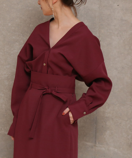 Liesse（リエス）の「フロントボタンVネックブラウス（シャツ/ブラウス・レディース・アイボリー/ブラック/ベージュ/ボルドー・FREE）」の5枚目の写真