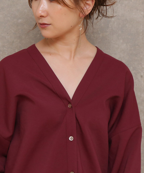 Liesse（リエス）の「フロントボタンVネックブラウス（シャツ/ブラウス・レディース・アイボリー/ブラック/ベージュ/ボルドー・FREE）」の11枚目の写真