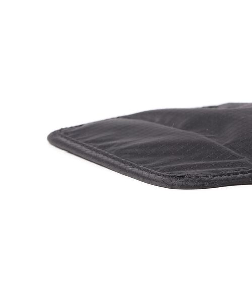 HUNTER（ハンター）の「《HUNTER》ORIGINAL PACKABLE PHONE POUCH（ショルダーバッグ・レディース・ブラック/オレンジ/オリーブ/レッド/ネイビー・FREE）」の6枚目の写真