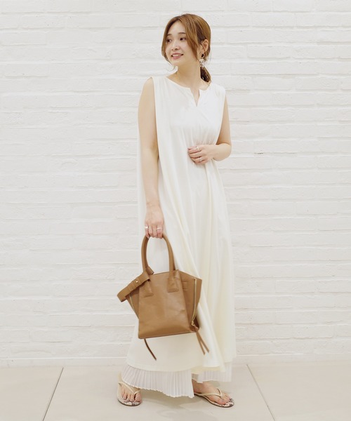 DouDou（ドゥドゥ）の「異素材切替フレアワンピース（ワンピース・レディース・ブラック/オフホワイト/グレイッシュベージュ・FREE）」の4枚目の写真