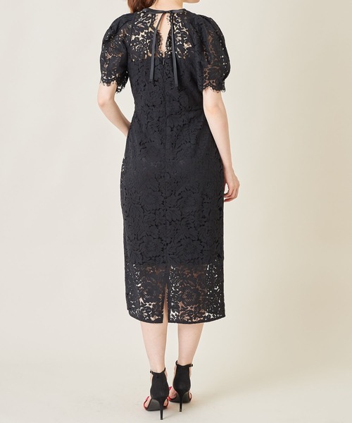 tocco closet(トッコ クローゼット)の「スカラップ×りぼん装飾パフスリーブ総レースワンピース(ワンピース・レディース・ベージュ/ブラック・M)」の3枚目の写真