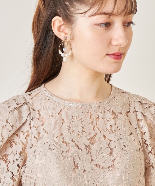 tocco closet(トッコ クローゼット)の「スカラップ×りぼん装飾パフスリーブ総レースワンピース(ワンピース・レディース・ベージュ/ブラック・M)」の11枚目の写真