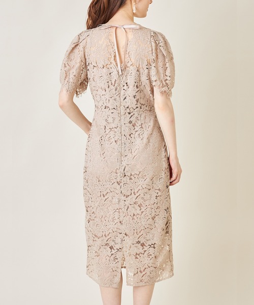 tocco closet(トッコ クローゼット)の「スカラップ×りぼん装飾パフスリーブ総レースワンピース(ワンピース・レディース・ベージュ/ブラック・M)」の8枚目の写真
