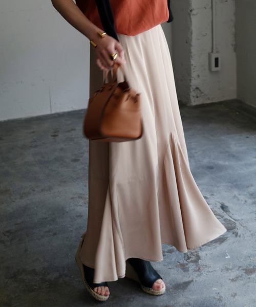 サテンマーメイドフレアロングスカート