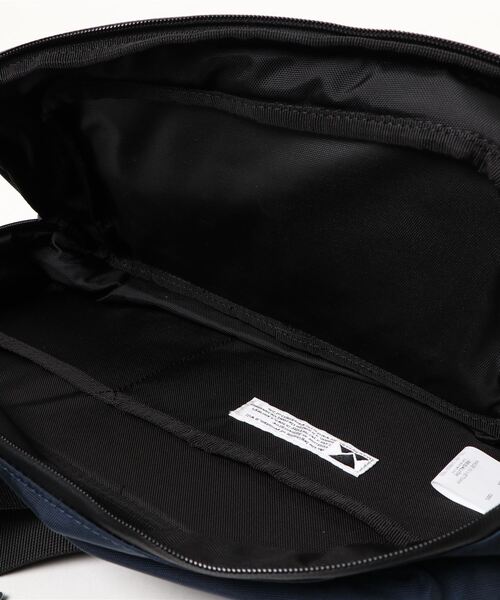MAKAVELIC(マキャベリック)の「MAKAVELIC/TRUCKS DA MOVE WAISTBAG(ボディバッグ/ウエストポーチ・レディース・ネイビー・FREE)」の3枚目の写真