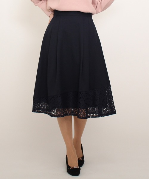 TRUDEA(トルディア)の「裾レースフレアスカート(スカート・レディース・カーキ/ネイビー/ベージュ・SMALL/LARGE/MEDIUM)」の11枚目の写真