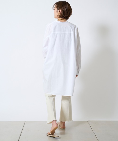 DouDou（ドゥドゥ）の「ビッグチュニックシャツ（シャツ/ブラウス・レディース・ホワイト・FREE）」の2枚目の写真