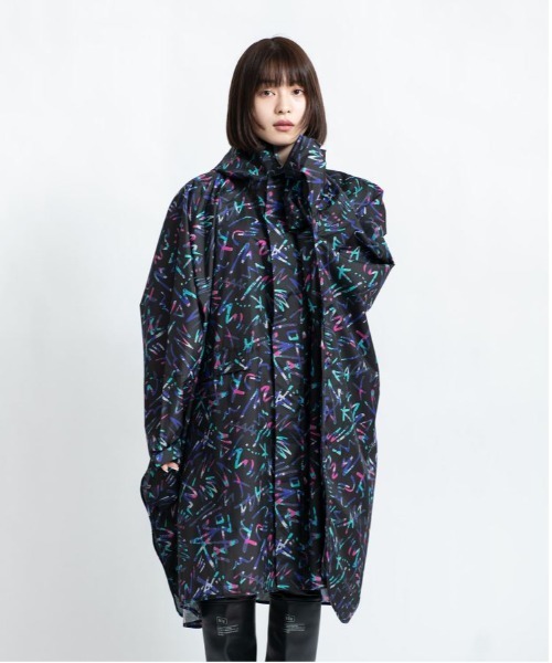 KiU（キウ）の「【KiU】NEW STANDARD RAIN PONCHO キウニュースタンダードレインポンチョ（レインコート/ポンチョ・レディース・ブラック/その他3/その他2/ベージュ/その他1/その他4/その他5/その他6/ミント/その他7/レッド/その他9/その他10/その他11/その他12/その他14/その他15/その他8/その他13/その他21/その他20/その他24/その他22/その他18/その他23/その他19/その他16/その他17/その他30/その他25/その他26/その他27/その他28/その他29/その他31/アーミー/ブラック系2/その他32/ネイビー系/ブルー系/ライトグレー系/ブラック系1・FREE）」の12枚目の写真
