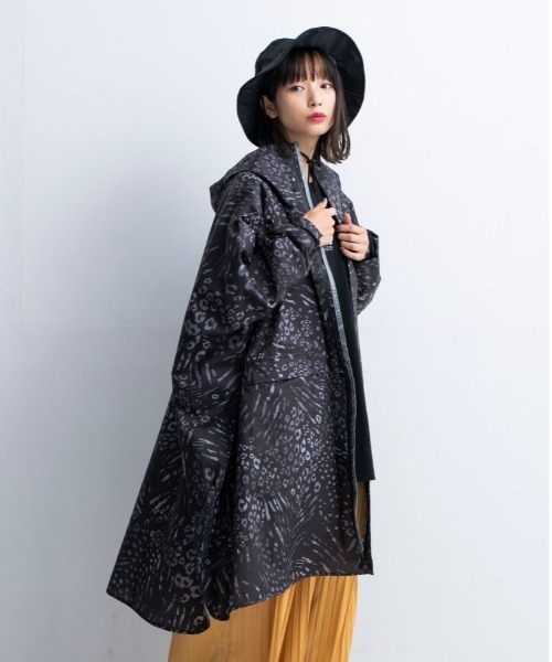 KiU（キウ）の「【KiU】NEW STANDARD RAIN PONCHO キウニュースタンダードレインポンチョ（レインコート/ポンチョ・レディース・ブラック/その他3/その他2/ベージュ/その他1/その他4/その他5/その他6/ミント/その他7/レッド/その他9/その他10/その他11/その他12/その他14/その他15/その他8/その他13/その他21/その他20/その他24/その他22/その他18/その他23/その他19/その他16/その他17/その他30/その他25/その他26/その他27/その他28/その他29/その他31/アーミー/ブラック系2/その他32/ネイビー系/ブルー系/ライトグレー系/ブラック系1・FREE）」の18枚目の写真