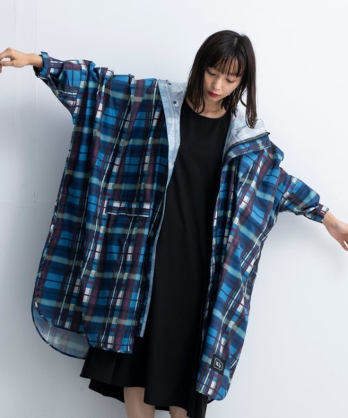 KiU（キウ）の「【KiU】NEW STANDARD RAIN PONCHO キウニュースタンダードレインポンチョ（レインコート/ポンチョ・レディース・ブラック/その他3/その他2/ベージュ/その他1/その他4/その他5/その他6/ミント/その他7/レッド/その他9/その他10/その他11/その他12/その他14/その他15/その他8/その他13/その他21/その他20/その他24/その他22/その他18/その他23/その他19/その他16/その他17/その他30/その他25/その他26/その他27/その他28/その他29/その他31/アーミー/ブラック系2/その他32/ネイビー系/ブルー系/ライトグレー系/ブラック系1・FREE）」の20枚目の写真