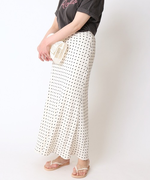 U by SPICK&SPAN(ユーバイスピックアンドスパン)の「≪追加≫サテンスカート 2◆(スカート・レディース・ホワイト・34/36/38)」の6枚目の写真