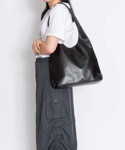 SVEC（シュベック）の「ミニマル トライアングル トートバッグ（トートバッグ・レディース・ブラウン/ブラック・FREE）」の10枚目の写真