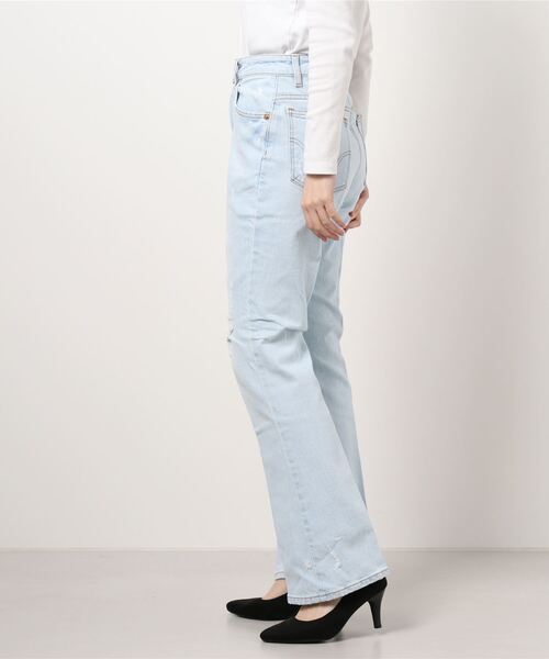 EDWIN（エドウィン）の「essentials ハイウエストヴィンテージフレアデニムパンツ（デニムパンツ・レディース・ブルー/ブラック系その他/ブルー系その他/ライトインディゴブルー/ブルー系その他2・SMALL/LARGE/MEDIUM/X-SMALL）」の6枚目の写真