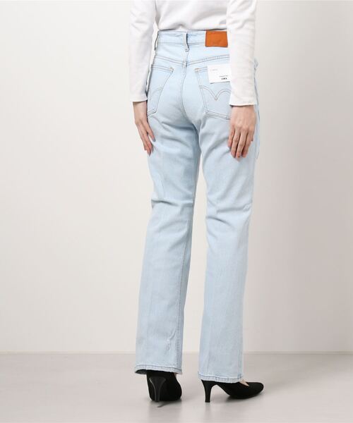 EDWIN（エドウィン）の「essentials ハイウエストヴィンテージフレアデニムパンツ（デニムパンツ・レディース・ブルー/ブラック系その他/ブルー系その他/ライトインディゴブルー/ブルー系その他2・SMALL/LARGE/MEDIUM/X-SMALL）」の9枚目の写真