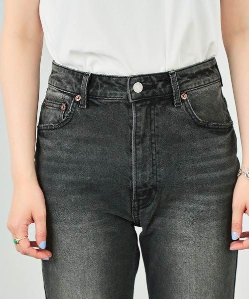 EDWIN（エドウィン）の「essentials ハイウエストヴィンテージフレアデニムパンツ（デニムパンツ・レディース・ブルー/ブラック系その他/ブルー系その他/ライトインディゴブルー/ブルー系その他2・SMALL/LARGE/MEDIUM/X-SMALL）」の14枚目の写真