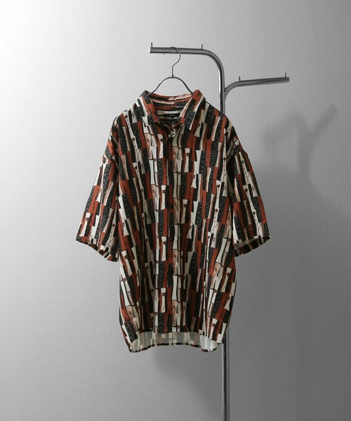 ZIP FIVE（ジップファイブ）の「総柄ドレープ半袖シャツ（シャツ/ブラウス・メンズ・ブラック/ブルー/アイボリー/レンガ/チャコール/ブラック系/ブラック系1/ブラウン系1/ベージュ系/ベージュ系1/ブルー系・MEDIUM/LARGE）」の11枚目の写真
