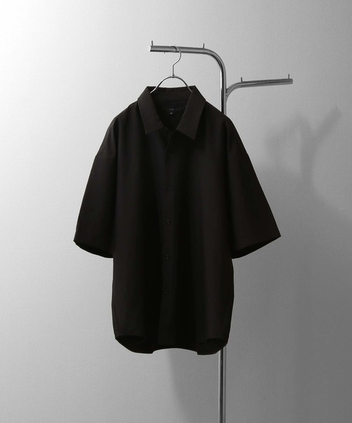 ZIP FIVE（ジップファイブ）の「総柄ドレープ半袖シャツ（シャツ/ブラウス・メンズ・ブラック/ブルー/アイボリー/レンガ/チャコール/ブラック系/ブラック系1/ブラウン系1/ベージュ系/ベージュ系1/ブルー系・MEDIUM/LARGE）」の3枚目の写真