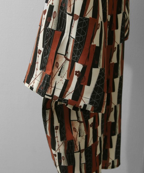 ZIP FIVE（ジップファイブ）の「総柄ドレープ半袖シャツ（シャツ/ブラウス・メンズ・ブラック/ブルー/アイボリー/レンガ/チャコール/ブラック系/ブラック系1/ブラウン系1/ベージュ系/ベージュ系1/ブルー系・MEDIUM/LARGE）」の14枚目の写真