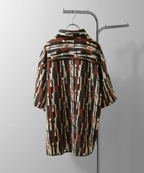 ZIP FIVE（ジップファイブ）の「総柄ドレープ半袖シャツ（シャツ/ブラウス・メンズ・ブラック/ブルー/アイボリー/レンガ/チャコール/ブラック系/ブラック系1/ブラウン系1/ベージュ系/ベージュ系1/ブルー系・MEDIUM/LARGE）」の16枚目の写真