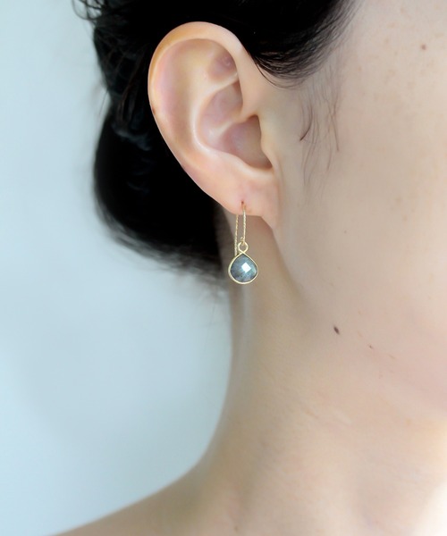 NOIR DE POUPEE（ノワールドプーペ）の「【WEB限定】K14GF 天然石 ピアス（ピアス（両耳用）・レディース・グレー/ピンク系その他3/ピンク/イエロー/ブラック/クリア/ホワイト/グリーン/ブルー/パープル/グリーン系その他2/ブラウン/ピンク系その他2/ブルー系その他/グリーン系その他3・FREE）」の4枚目の写真