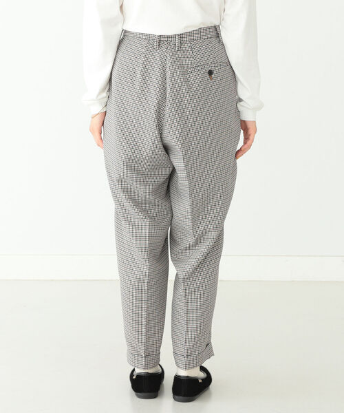BEAMS BOY（ビームスボーイ）の「BEAMS BOY / ワンプリーツ ポリエステル テーパード パンツ（スラックス・レディース・ベージュ/ブラウン・1/0）」の9枚目の写真