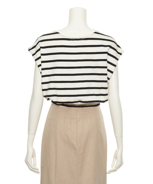 LILY BROWN（リリーブラウン）の「クロップド裏毛カットトップス（Tシャツ/カットソー・レディース・ベージュ/ブラック/ボルドー・FREE）」の5枚目の写真